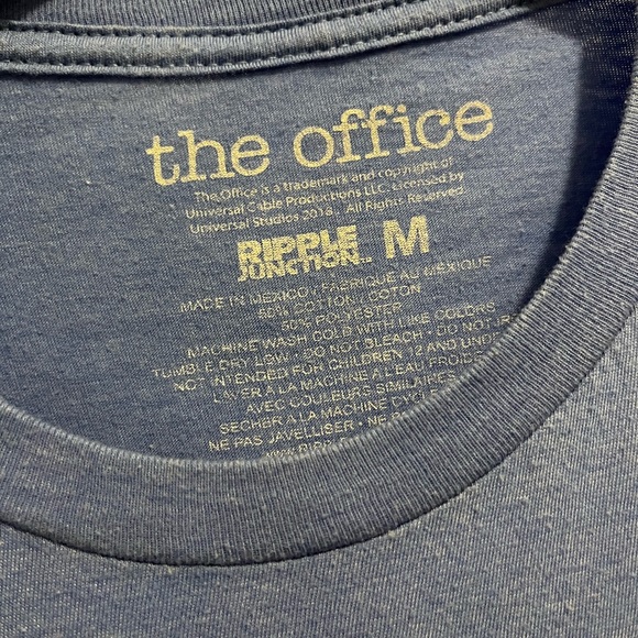 Dunder Mifflin Shirt - Picture 2 of 2